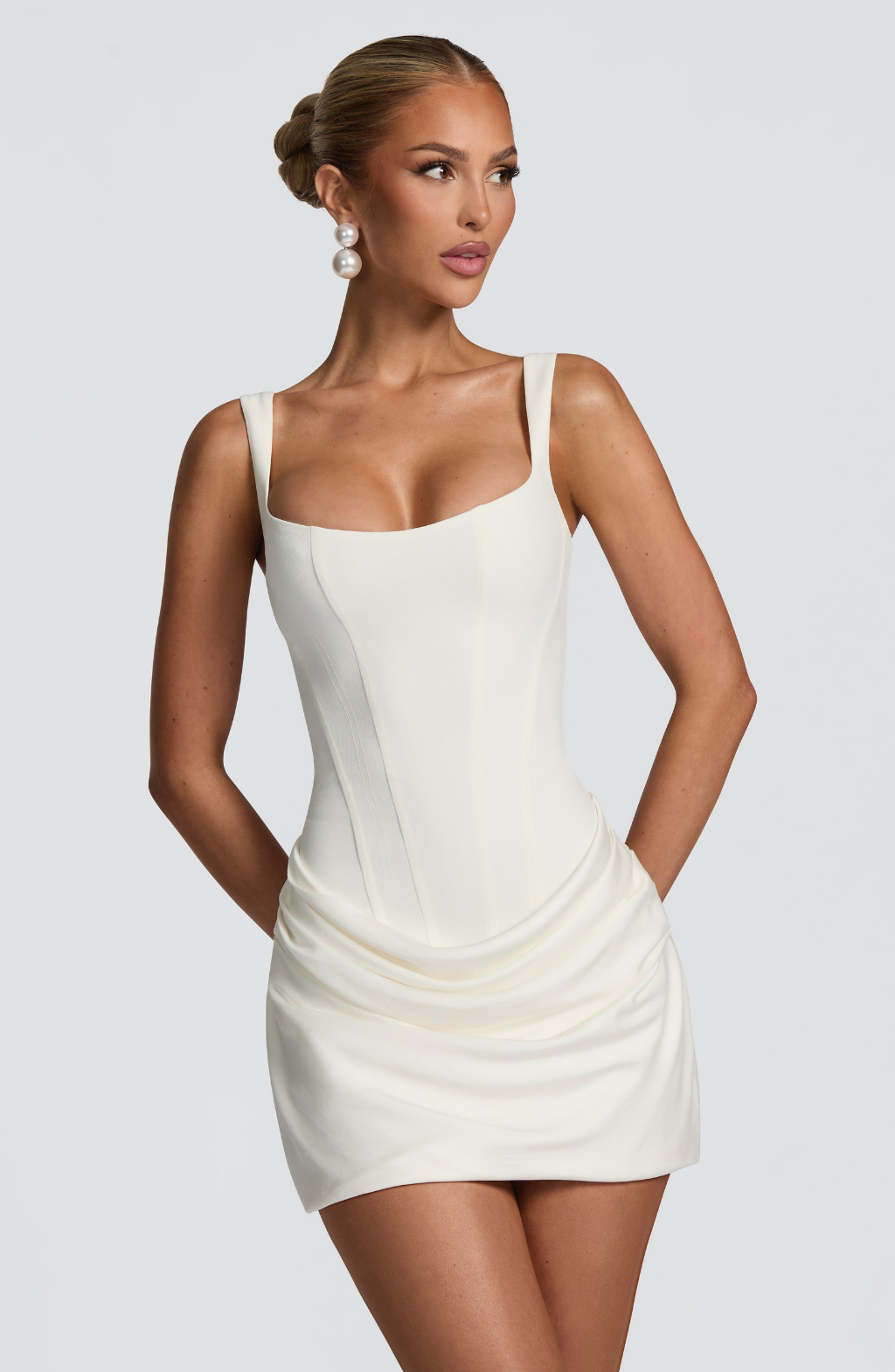 Amelia™| Hourglass Mini